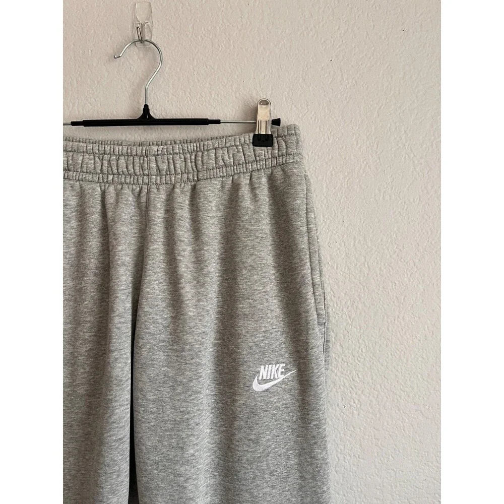 Nike Men's Sportswear Club Fleece Joggers in Heather Gray Size SMALL